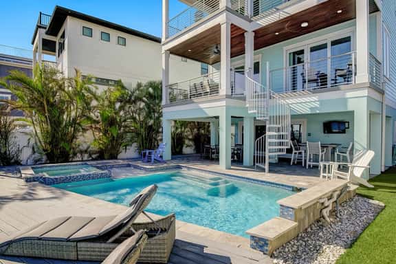 Bayfront Retreat - Image 1