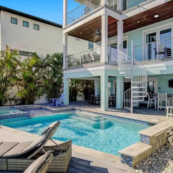 Bayfront Retreat - Image 1